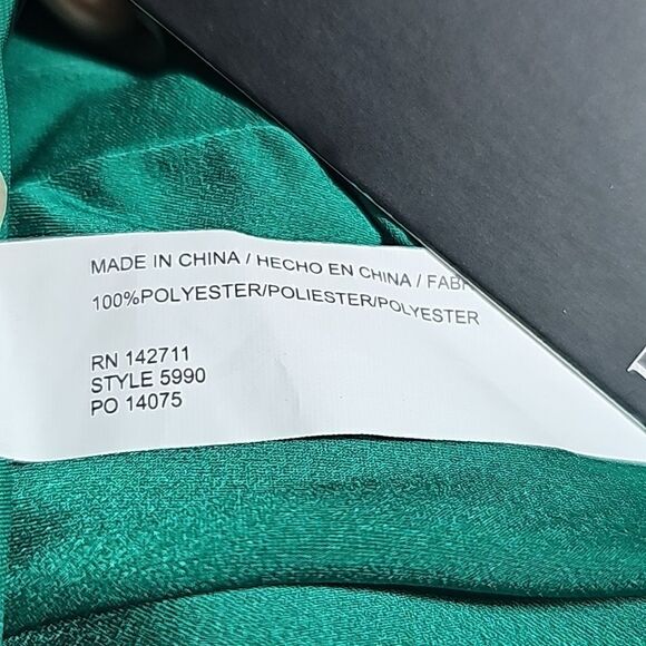 NWT - ELOQUII - Green Blouse Black Trim with Arm Slits - Size 20 - Picture 8 of 8